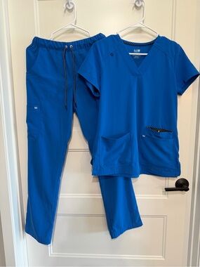 Koi Royal Blue Women’s V-Neck Scrub Top & Matching Drawstring Pants